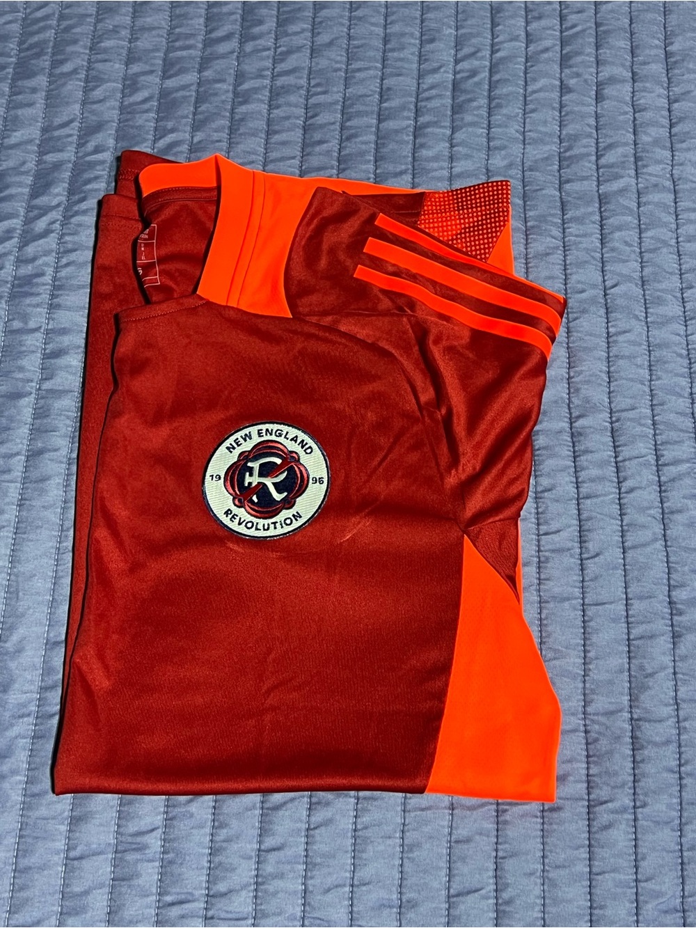 adidas Red New England Revolution Crest men’s Soccer Jersey M size